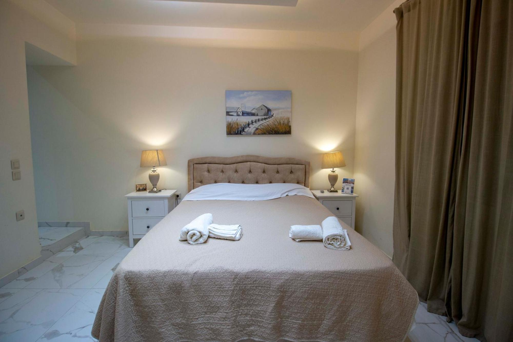 Center Historical Area * Atene
